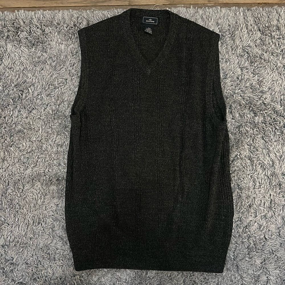 Men’s Dockers sweater vest, size medium
